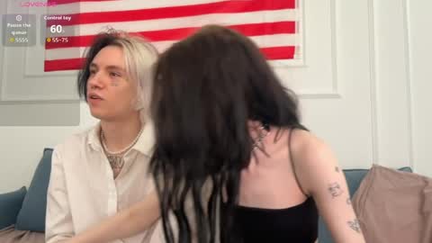 veryraretwins online show from April 4, 2:29 am