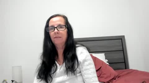 verysassypeachgoddess online show from November 24, 3:11 pm