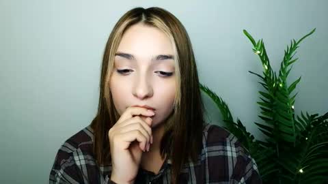 Ana online show from January 10, 2:33 pm