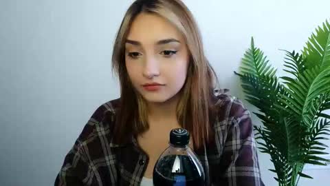 Ana online show from March 25, 1:18 pm