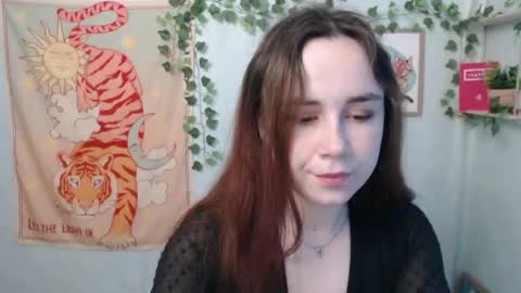veryveryvery_shy online show from June 9, 5:40 am