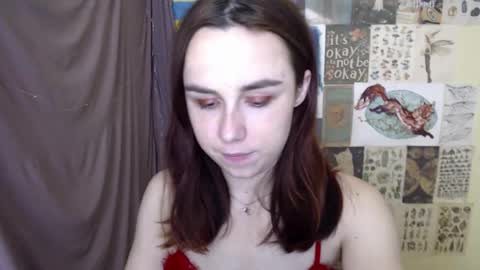 veryveryvery_shy online show from November 26, 12:35 pm