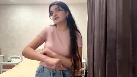 Izzabel online show from July 28, 7:39 pm
