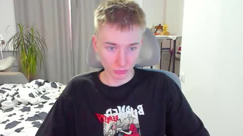 vibemygirl online show from December 18, 9:04 am