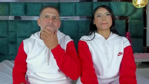 antonia y andrew online show from April 12, 5:55 am