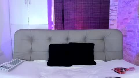 Snapshot of vicky_kittyy chatting on September 21, 6:45 pm Amy online show from September 21, 6:45 pm