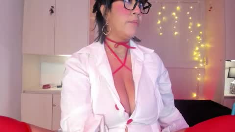 V I C K Y online show from February 11, 1:04 pm