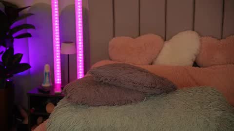 vickysecret96 online show from February 27, 7:39 pm