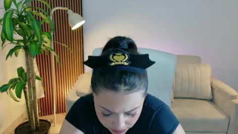 victoria online show from April 29, 2:22 pm