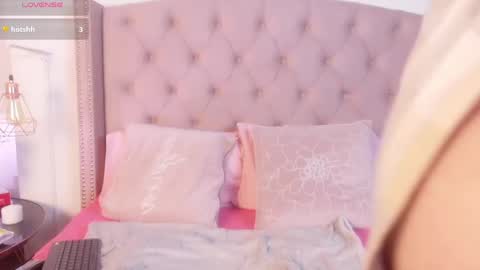 victoria_cherry_ online show from May 26, 11:27 am