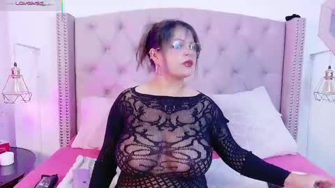 victoria_cherry_ online show from April 11, 11:14 am