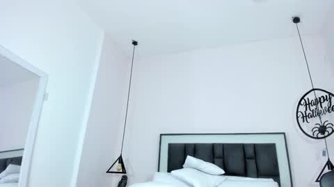 valentina online show from November 6, 11:46 am