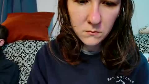 Victoria and Erian online show from January 11, 1:37 am