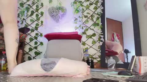 victoria online show from June 1, 12:17 pm