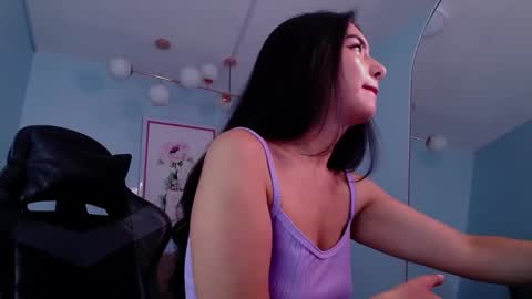 Snapshot of victoria_hernandez_t chatting on October 18, 2:54 pm Victoria online show from October 18, 2:54 pm
