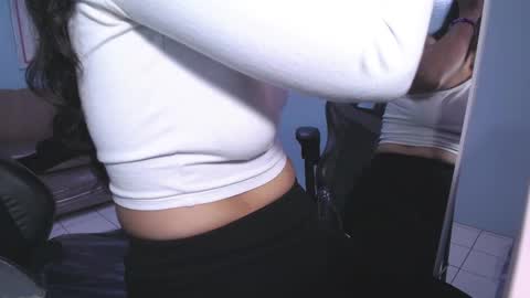 Snapshot of victoria_hernandez_t chatting on September 12, 2:08 pm Victoria online show from September 12, 2:08 pm