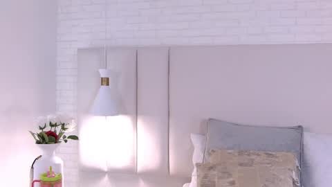  Victoria Lozano  online show from December 18, 4:02 pm