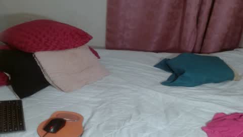 VICKY online show from February 5, 1:37 am