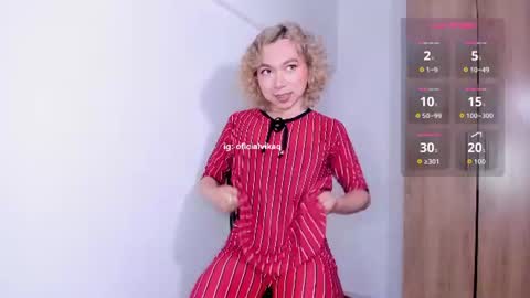 D A N I online show from June 10, 5:23 pm