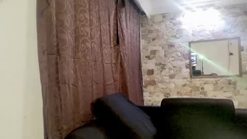 Victoria Cox online show from December 4, 6:05 am