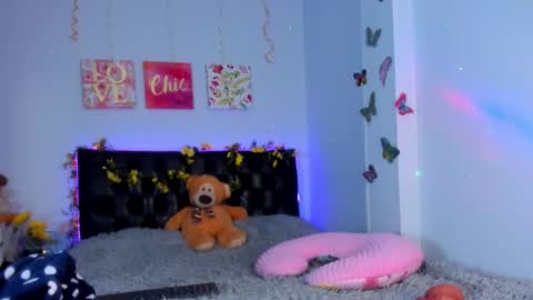 Victoria Larson - Independient Model online show from October 17, 8:46 pm