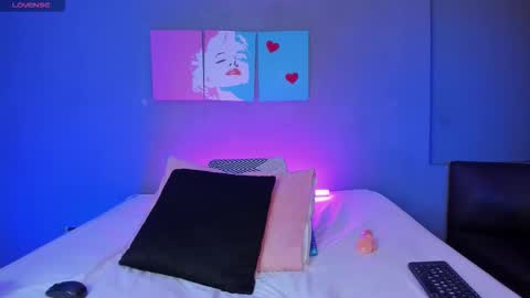 victoriameller online show from December 5, 11:02 pm