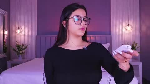 hi Im daniela  I will be online again in 15 hours after each transmission 3 online show from January 16, 8:18 pm