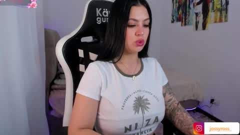 V  I C  T O R I A  online show from September 11, 8:32 pm