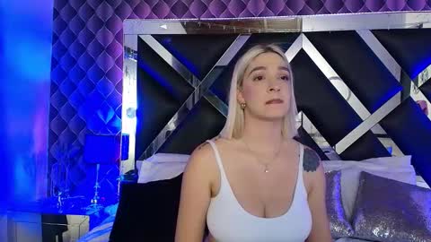 victtoria lee online show from March 3, 7:54 pm