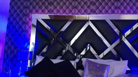 victtoria lee online show from November 4, 8:10 pm