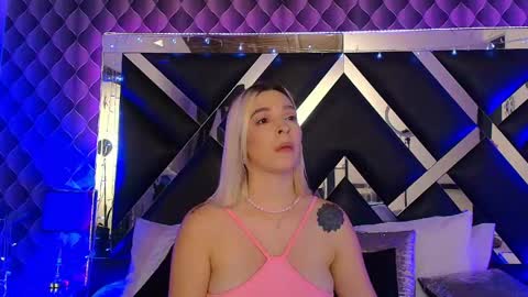 victtoria lee online show from May 15, 10:50 pm