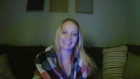AllAmerican online show from December 20, 9:21 am