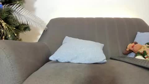 Snapshot of viic_strong1 chatting on December 6, 8:34 pm Victoria Strong online show from December 6, 8:34 pm