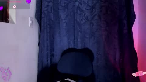 Snapshot of viioleett_cum chatting on October 17, 6:34 pm viioleett_cum online show from October 17, 6:34 pm