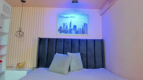 Snapshot of viiolett_lee chatting on March 9, 7:26 pm Viiolett online show from March 9, 7:26 pm