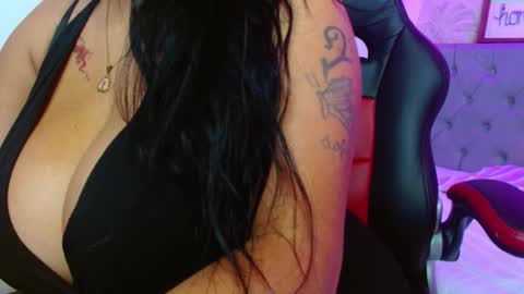 viioleta online show from November 10, 12:41 pm