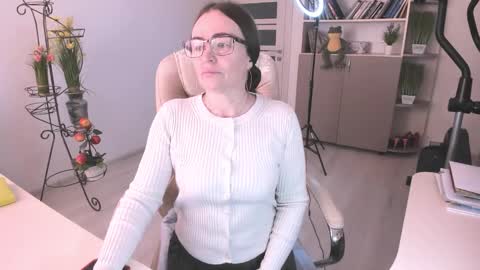 Ukrainian-woman online show from February 1, 6:21 am