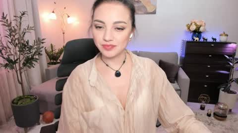 Viki Bellson online show from June 7, 6:57 pm