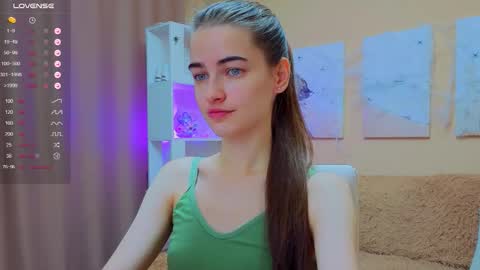 vikiberry online show from November 6, 5:32 am