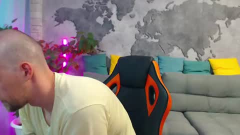 vikingchrisss online show from July 18, 10:50 am