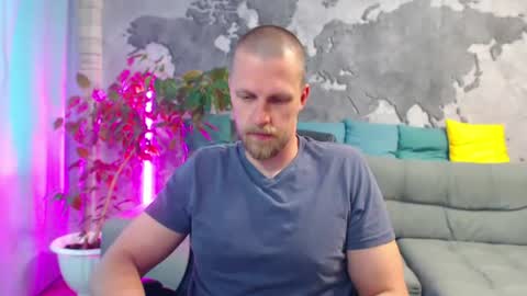 vikingchrisss online show from July 24, 11:07 am