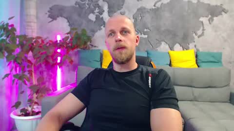 vikingchrisss online show from July 14, 10:54 am