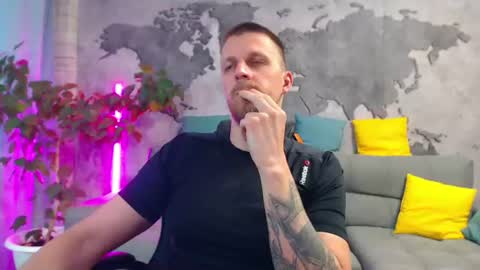 vikingchrisss online show from June 27, 10:43 am