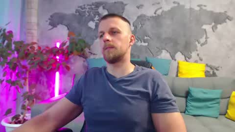 vikingchrisss online show from June 18, 10:42 am