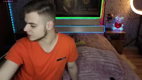 Snapshot of vikki_and_george chatting on March 6, 7:54 pm vikki and george online show from March 6, 7:54 pm