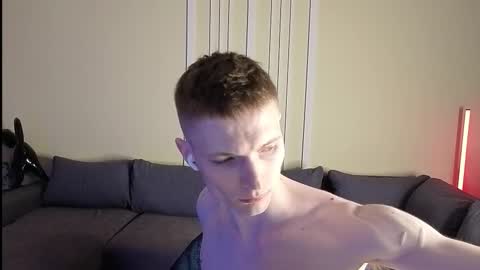 Max online show from March 4, 5:43 pm