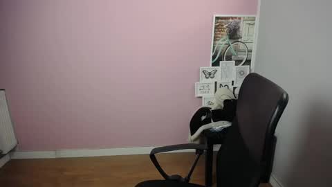 Snapshot of viktoria_lovely chatting on January 17, 9:39 am viktoria_lovely online show from January 17, 9:39 am