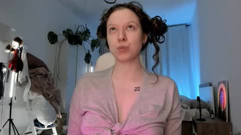 Vikky online show from November 29, 7:05 am