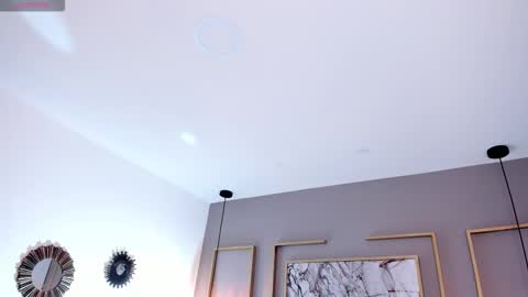 Victoria online show from March 27, 10:00 pm