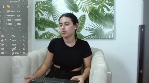 vikysexy28 online show from March 11, 9:59 pm